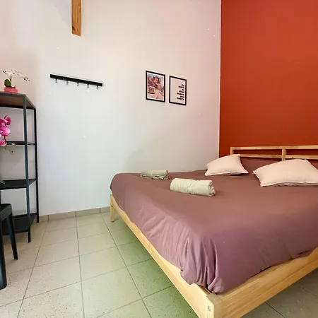 Hébergement de vacances Bngo I Maison Terracotta I Jardin, Garage, 3 Chambres, 9 Personnes