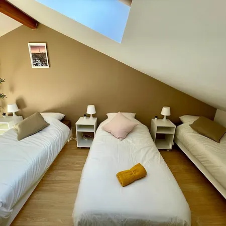 Hébergement de vacances Bngo I Maison Terracotta I Jardin, Garage, 3 Chambres, 9 Personnes Villeurbanne