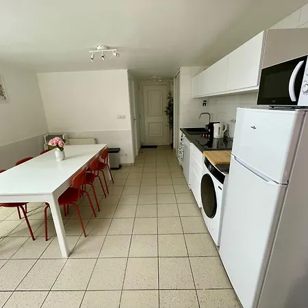 Hébergement de vacances Bngo I Maison Terracotta I Jardin, Garage, 3 Chambres, 9 Personnes